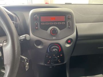 Car image 13