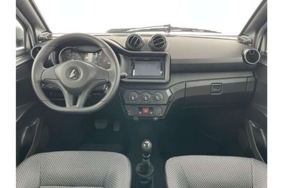 Car image 14