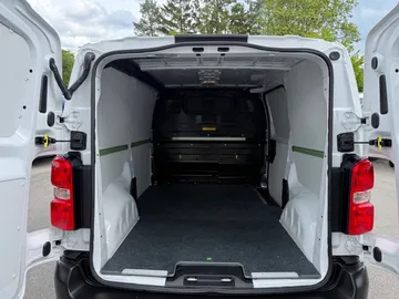 Car image 39
