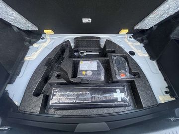 Car image 37