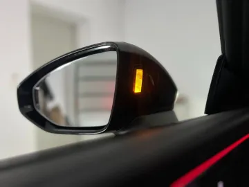 Car image 47