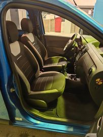 Car image 37