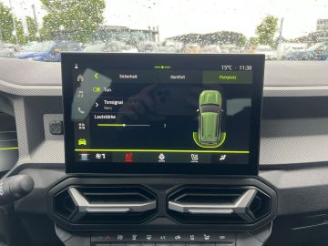 Car image 26
