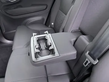 Car image 49