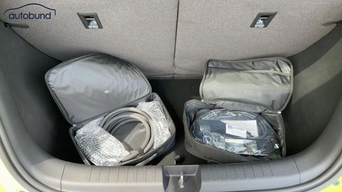 Car image 28