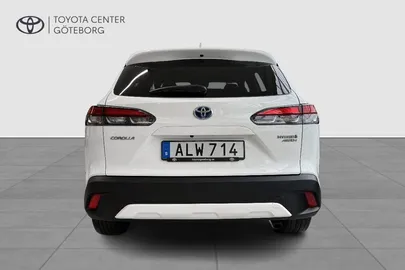 Car image 3