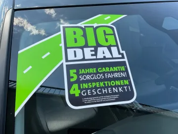 Car image 26