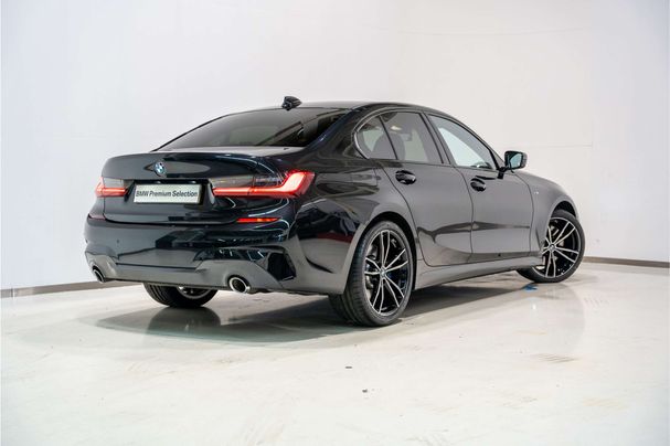 BMW 320i M Sport 135 kW image number 2