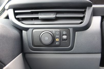 Car image 28