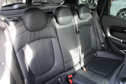 Car image 42