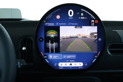 Car image 26