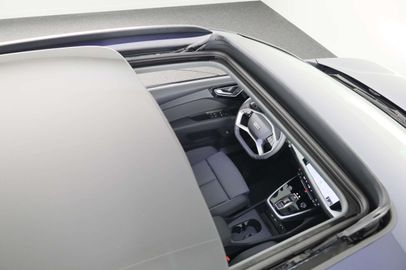 Car image 36