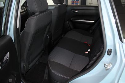 Car image 15