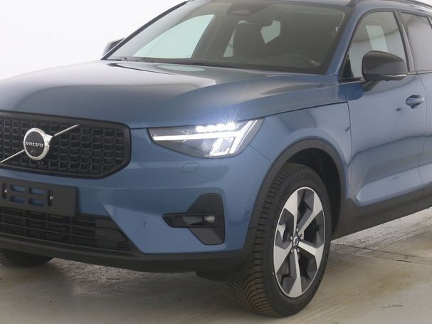 Volvo XC40 B3 Plus Dark 120 kW image number 1