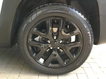 Car image 36