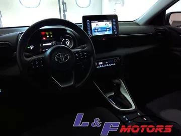 Car image 15