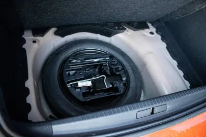 Car image 27