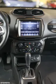 Car image 40