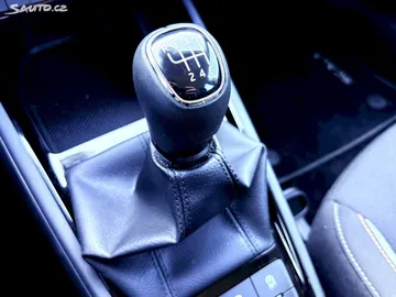 Car image 29