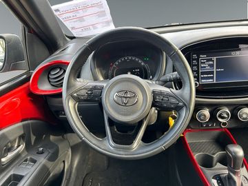 Car image 14