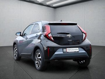 Car image 4