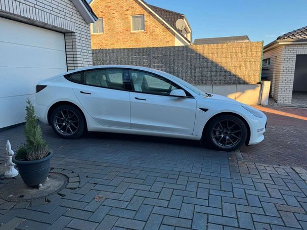 Tesla Model 3 AWD 324 kW image number 4