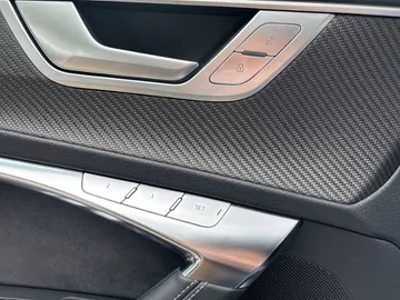 Car image 35