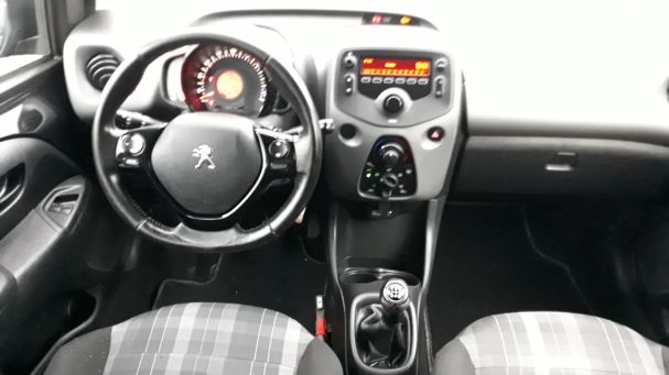 Peugeot 108 53 kW image number 14