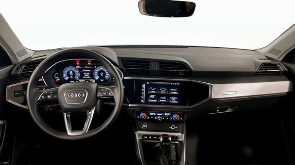 Audi Q3 45 TFSIe 182 kW image number 10