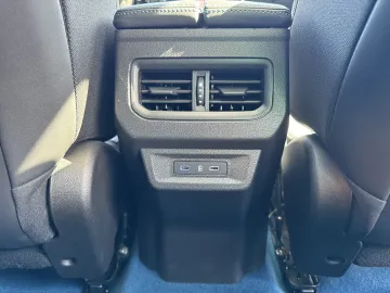 Car image 38