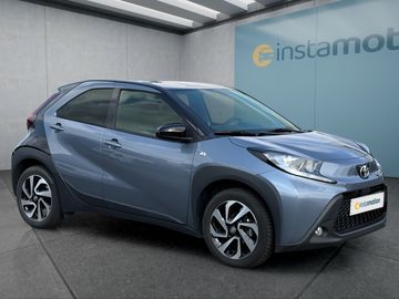 Car image 2