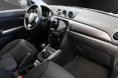 Car image 25