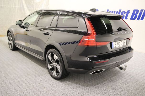 Volvo V60 Cross Country B4 AWD 146 kW image number 4