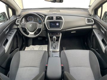 Car image 9