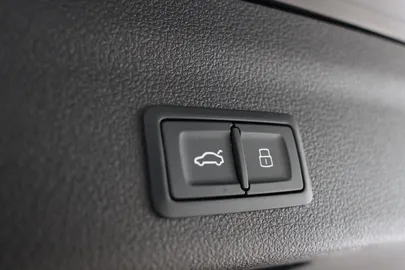 Car image 41