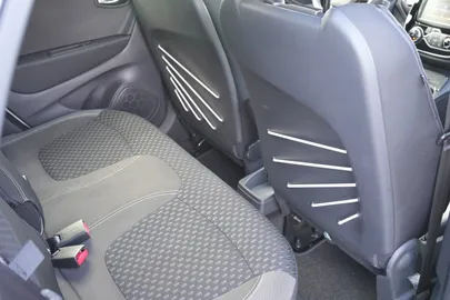Car image 29