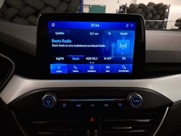 Car image 28