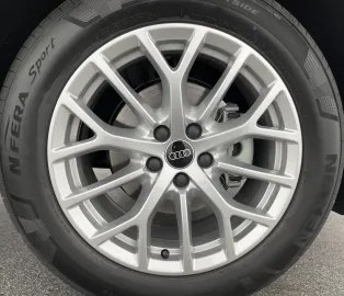 Car image 38