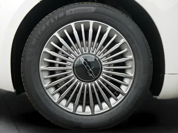 Car image 30