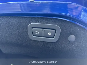 Car image 34