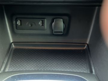 Car image 30