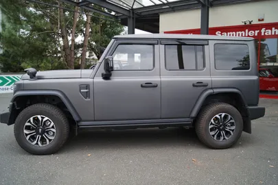 Car image 4