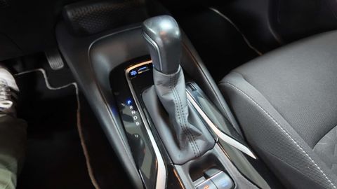 Car image 30