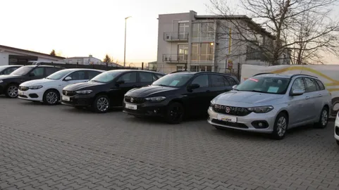 Car image 31