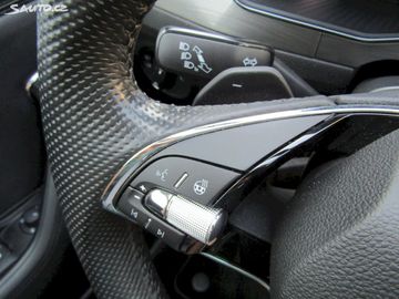 Car image 32