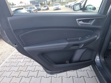 Car image 36