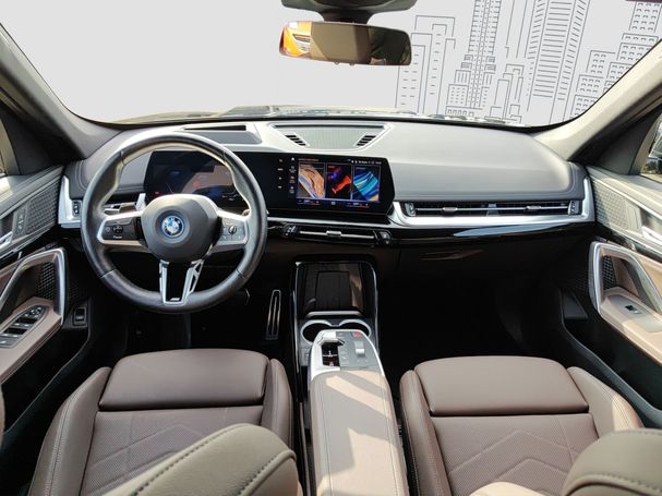 BMW iX1 xDrive M Sport 230 kW image number 9