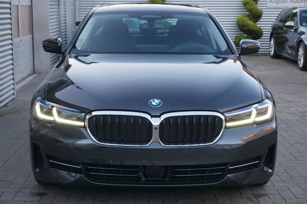 BMW 530d xDrive 210 kW image number 3