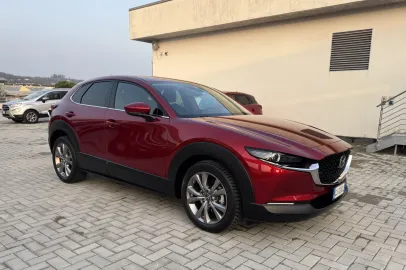 Car image 3