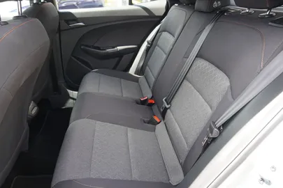 Car image 32